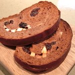 クラフタル - ランチコース 5400円 のココアパウダーを練り込んだレーズンとアーモンド入りシュトーレン