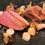クラフタル - ランチコース 5400円 の鴨の胸肉のロースト フォアグラ・ポルチーニ・栗のブッシュ・ド・ノエル 茸のソテー パセリのクランブル 紅茶のパイ