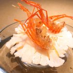クラフタル - ランチコース 5400円 のカリフラワーと甘海老のパン