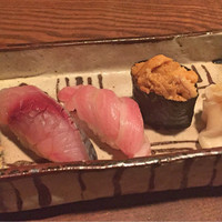 はんやかどのくーた - にぎり（生サバ、トロ、うに）