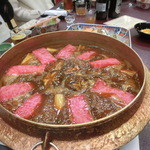 料亭 金鍋 - 2014-12 味噌ベースにお肉が入れます。
