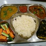 ラトバレ - ダルバート（マトンかチキンを選択・・こちらはマトン）　￥１２００