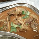 ラトバレ - 骨と皮が付いたマトンカレー
