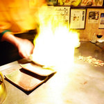 シャカ - お皿を炎で温める