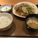 やよい軒 - 豚肉とたっぷり野菜の味噌炒め定食