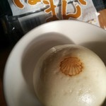 六花亭 - ほたてまん(小さいのが難点)