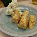 季節料理 魚竹 - 自家製ポテトサラダと自家製卵焼き盛り合わせ(800円）