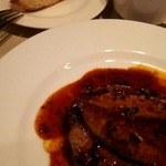 YUJIN東京 - フォワグラトリュフソースと牛ヒレ肉ローストとスープ