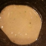 赤シャモジ - よく見ると器も○ではなく凸凹してます(゜ロ゜)