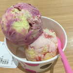 サーティワンアイスクリーム - ホリデーラズベリーケーキとバナナさ&ストロベリー（＾∇＾）