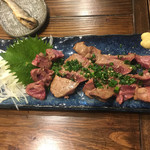 ずみっ！！酒場 やまといも - 鶏レバー刺し＆タタキ