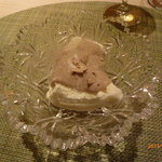 オステリア T - セミフレッドに栗ケースとトリュフかけ