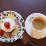 Sam maruku kafe - イチゴショートとコーヒー