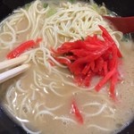 博多ラーメン　心 - 替玉(150円)は紅ショウガを添えて