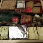 神保町 傳 - （2015/12  訪問）2016年おせち。一の重。