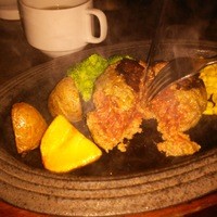 大井町銭場精肉店 - 和牛100%ハンバーグ 150g(850円)