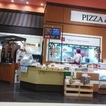 PIZZA SALVATORE CUOMO - つくりたてです