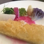 Les Ambassadeurs - 魚料理　カマスのベニエ　レモンとビーツのソース