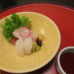 日本料理 多可橋 - マグロ、鯛、紋甲イカのおつくり