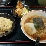 Dosanko - ラーメン＋Aランチ(焼き飯、唐揚げ)