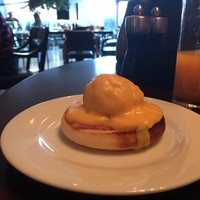 フレンチ キッチン - エッグベネディクト