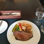 レストラン リズ - ローストビーフ、フィッシュ&チップス