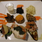Himizutsuchi - 野菜料理の盛り合わせ；神山鶏のロースト