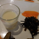 日水土 - カリフラワーのポタージュ、ひじきと雑穀のかさね煮