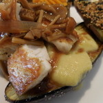 日水土 - 真鯛のポアレ、茄子のロースト