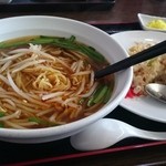 四季紅 - 料理写真:台湾ラーメン＋炒飯