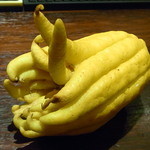 Bar Agit - コレが仏手柑　レモンのご先祖？だとか♪