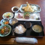 候 - お昼のランチ