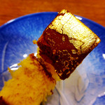 OVA21 - カステラを割ると金箔が取れてくる感じです。