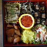 味のよねくら - 2016.01 イクラしょうゆ漬け(中央)、数の子(左下)