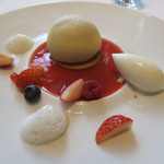 プレヴナンス - 27年12月　苺、ホワイトチョコムース、牛乳のソルベ