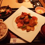 大戸屋 - 鶏と野菜の黒酢あん定食