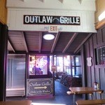 Outlaw Grille - 入口（表側）