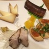 Donjaka - 燻製の盛り合わせ。鰯に煮卵、豚バラにチーズ。ウィスキーのアテにも良く合う一品です(*´-｀*) 