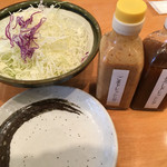 かつ源 - キャベツ＆ドレッシング