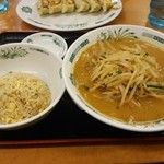 Hidakaya - 味噌ラーメンと半チャーハンセット(\740)