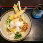 讃岐うどん 伴 - お正月限定「年明けうどん」税別750円