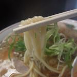 小鉄 本店 - 肉味噌ラーメン麺アップ