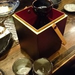粋 - 日本酒は熱燗で最初は賀茂金秀


