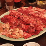 焼肉べこ六 - ４種肉盛り合わせ2015/12/30