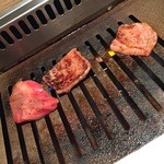 焼肉 ジャンボ - 