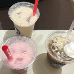 デザート王国 - QQ ストロベリーミルク S 390円
            アイスラテ M 290円
            QQ ミルクティー M 460円