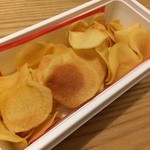 東京吉兆 - くわいの素揚げ 700円。カリッとした奥に感じるくわいの旨味がなんとも美味な一品です。