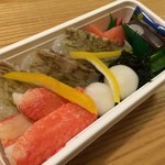 東京吉兆 - 蟹と鯛の昆布締めの酢の物 1,400円。出汁が効いた三杯酢にも吉兆の技術を感じます。