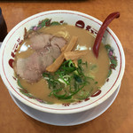 天下一品 - こってりラーメン
            スープが濃いのでとても満足の一杯
            やはり天一はこうでないと（笑）