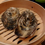 Kakigoyafiba - （付き出し）蒸し牡蠣 2個 540円